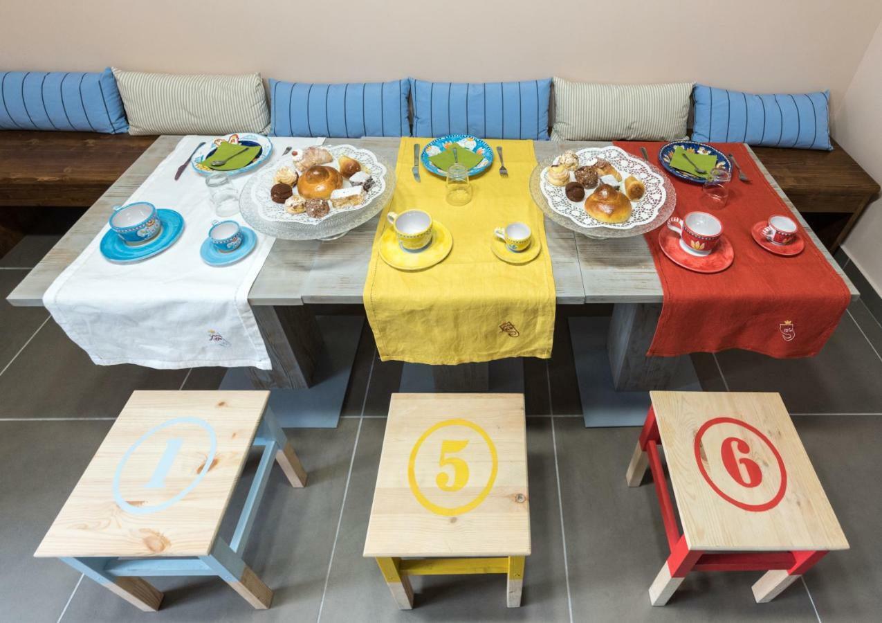 Bed And Breakfast Via Toledo 156 Νάπολη Εξωτερικό φωτογραφία