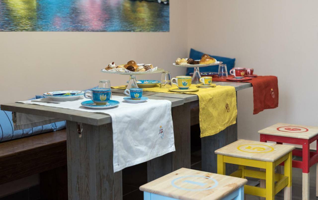 Bed And Breakfast Via Toledo 156 Νάπολη Εξωτερικό φωτογραφία