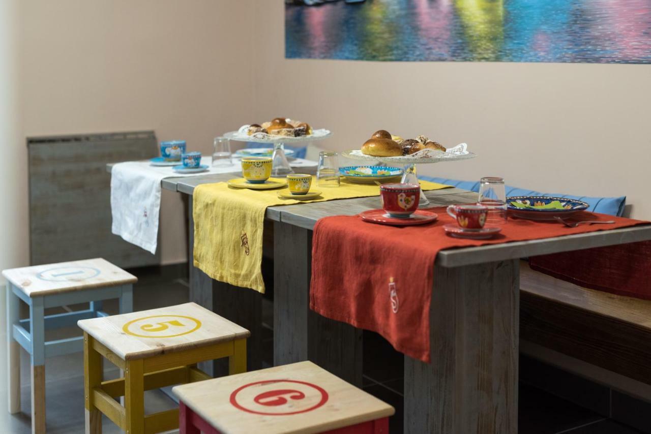 Bed And Breakfast Via Toledo 156 Νάπολη Εξωτερικό φωτογραφία